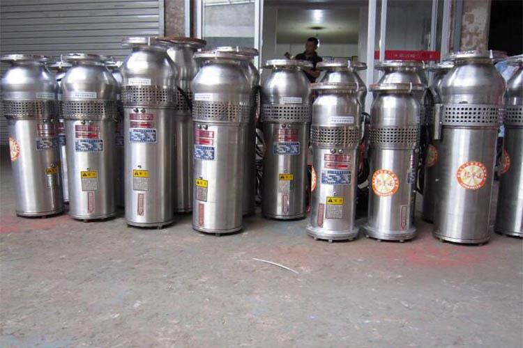 引進泵業的制泵技術，動力部分配用目前先進技術生產的水浸式不銹鋼潛水電機