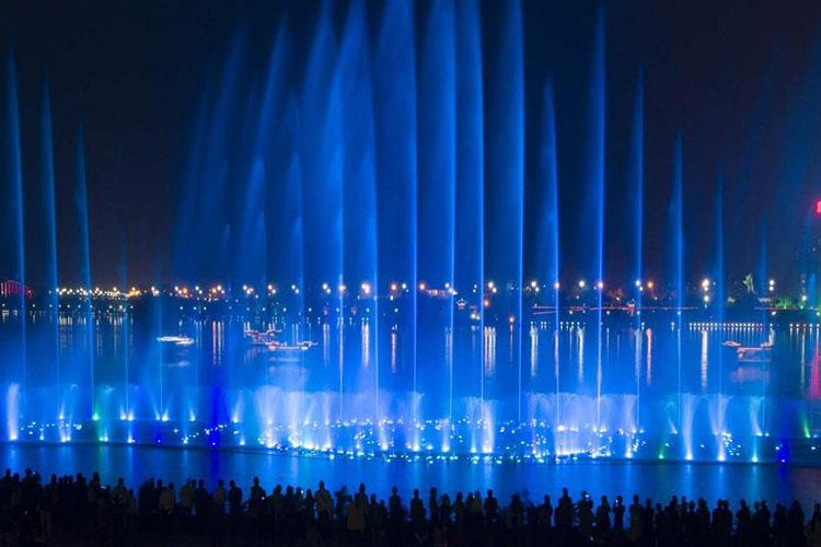 大型音樂噴泉可起到凈化空氣的作用，使景區的空氣更加清潔新鮮濕潤