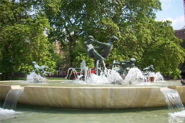 凡是有安全提示的標語，定不要去冒險