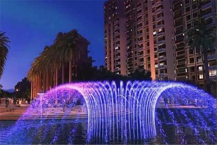 首先應查看搖擺噴泉水泵設備電源供電狀況