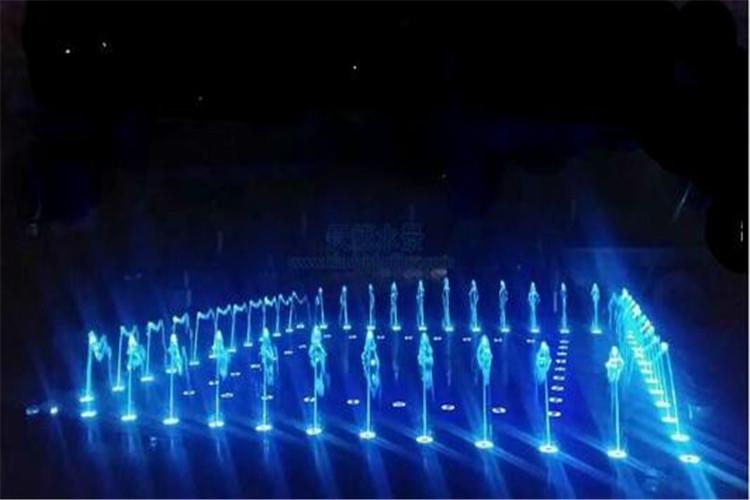 矩陣噴泉水泵設備工作了一段時間后，要對設備進行檢修