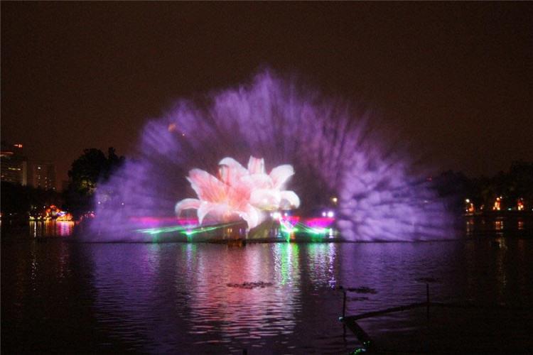 水幕電影在80年代后期，國外較多，而到90年代，我國開始引進國外的水幕電影，并逐漸出現了國產水幕電影