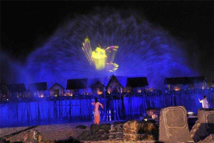 其次，水幕噴泉建設盲目跟風，多數噴泉質量差，出現了只見嘖泉不見噴水的狀況