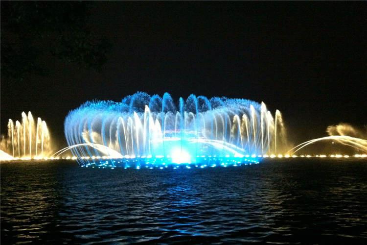 不得不提，音樂水景噴泉是現代高科技的產物