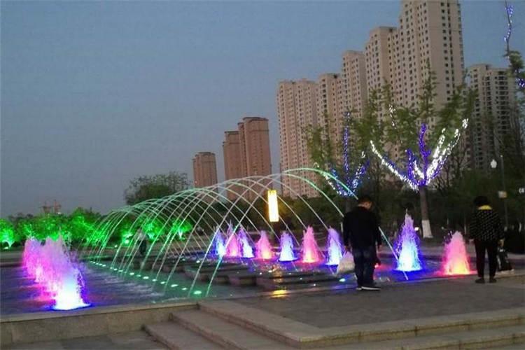 要做好趣味噴泉準備工作，臨時設施要做好充足的工作安排