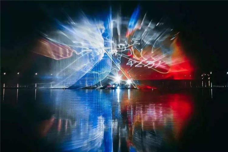 若水幕電影噴泉處于長期停用狀態，需對泵體進行拆開控水，并將轉動部位及結合處涂以油脂裝好保管好