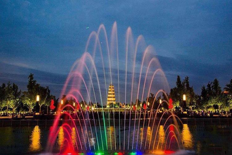 好的音樂噴泉設計燈光秀猶如一件藝術作品，離不開創意設計